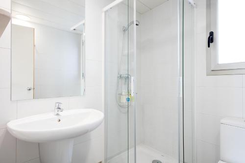 Apartamentos Castellmar Castelldefels Buitenkant foto